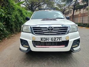 Toyota Hilux Single Cabin 2015 White