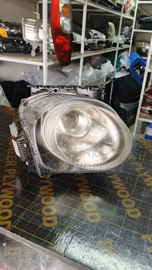 Taa ya Xenon ya Nissan Juke (2014-2018)