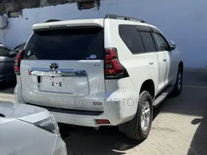 Toyota Land Cruiser Prado 2019 Nyeupe