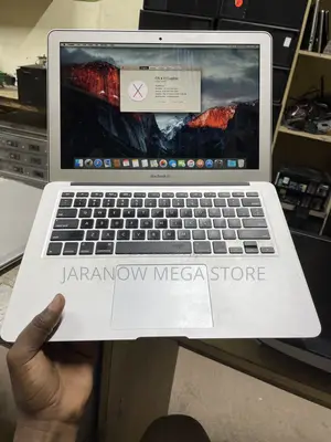 Apple MacBook Air 13" (2015) - Core i7, 8GB RAM, 256GB SSD
