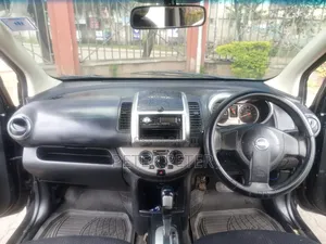 Nissan Note 1.4 Petrol 2006 Nyeusi
