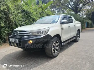 Toyota Hilux 2020 Nyeupe