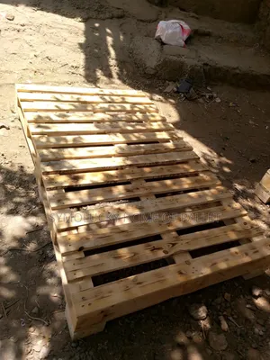 Pallet Bed 4x6 Medium Sized