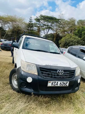 Toyota Hilux 2014 Nyeupe