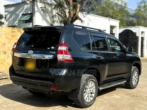 Toyota Land Cruiser Prado 2015 Nyeusi