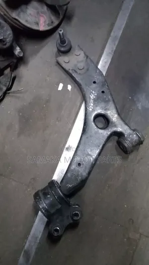 Control Arm ya Mazda Premacy