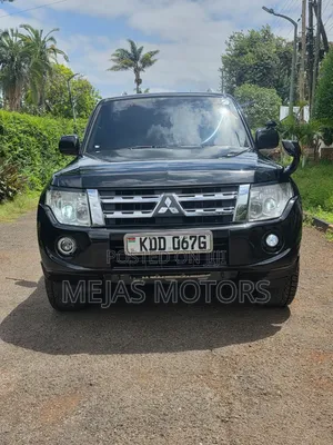 Mitsubishi Pajero 2014 Nyeusi