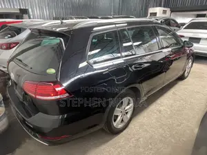 Volkswagen Golf 1.4T SE FWD 2019 Nyeusi
