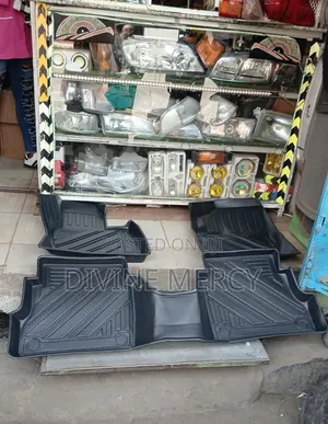 Mkeka wa Sakafu Toyota Prado 2018