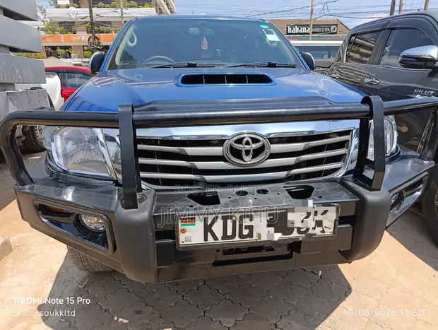 Toyota Hilux 2014 Double Cab Invincible - 1