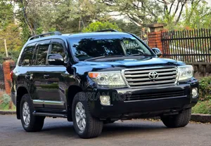 Toyota Land Cruiser V8 VXR 2018 Nyeusi