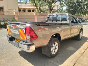 Toyota Hilux Single Cab 2021 Rangi Kahawia