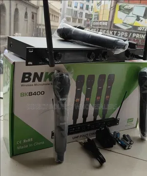 BNK BK8400 4-Channel UHF Wireless Microphone System