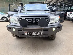 Toyota Land Cruiser V8 2010 Gray