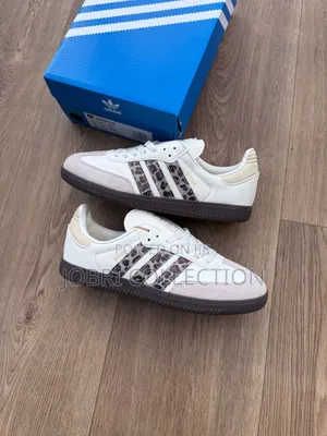 Adidas Samba Sneakers zenye Mistari ya Chui Pembeni