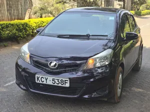 Toyota Vitz 2013 Rangi ya Zambarau