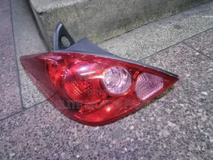 Taa za Nyuma za Nissan Tiida Station 2005