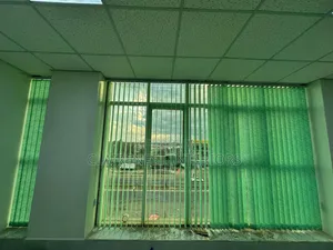 Pazia za Ofisi za Wima