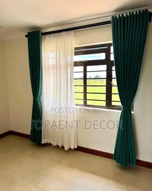Pazia Nyeusi Kabisa za Dirisha za Kijani