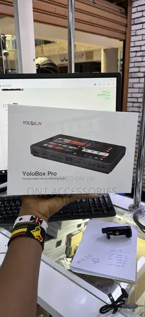Yolobox Pro Studio ya Kutiririsha Moja kwa Moja