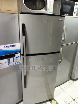 Friji ya Samsung ya Fedha Kutoka Uingereza