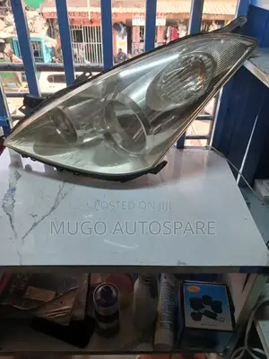 Taa ya Mbele ya Toyota Wish 2002 Isiyo Xenon