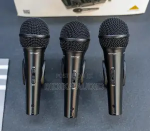 Seti ya Maikrofoni 3 za Behringer XM1800S na Kesi