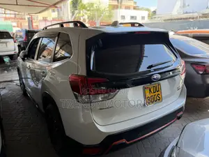 Subaru Forester 2018 Nyeupe