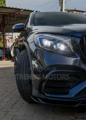 Mercedes-Benz GLC-Class 2016 Nyeusi