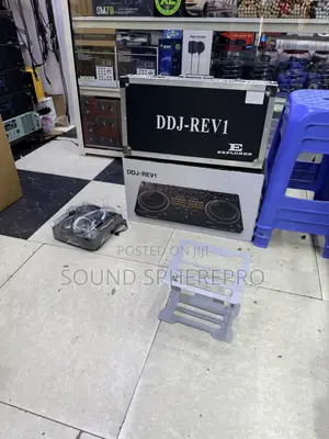 Pioneer DDJ-REV1 DJ Controller Package