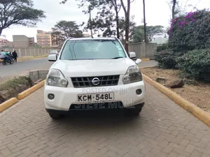 Nissan X-Trail 2010 Nyeupe