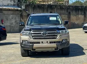 Toyota Land Cruiser 2019 Rangi Beige