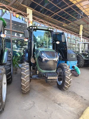 Skygo Lima 90HP 4WD Tractor with Cabin