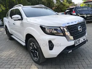 Nissan Navara 2021 Nyeupe