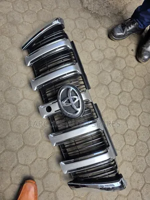 Prado 150 160 Grille with Camera Provision