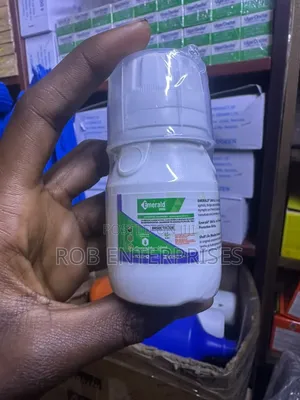 Dawa ya Kuua Mende ya Emerald