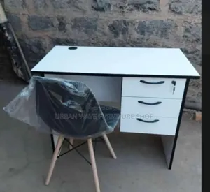 Seti za Samani za Ofisi kwa Nafasi Ndogo
