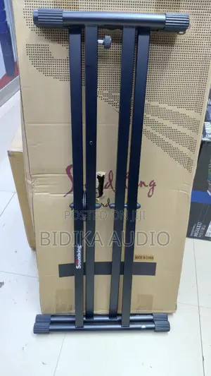 Stendi ya Piano ya Soundking Inayoweza Kurekebishwa