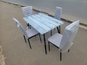 Meza ya Kula ya Watu 4