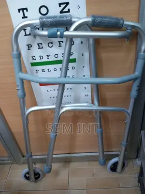 Fremu ya Kutembelea Watu Wazima yenye Magurudumu