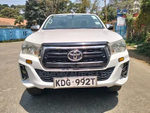 Toyota Hilux 2021 Rangi Nyeupe Kiasi
