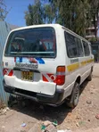 Toyota HiAce 2000 Nyeupe - 4