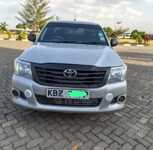 Toyota Hilux 2014 Fedha