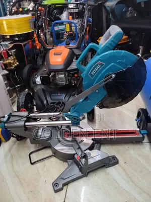 Total 1800W Msumeno wa Kukatia Miter wa Kuteleza