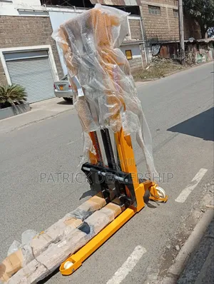 Steel Flame Manual Hydraulic Stacker 2-Tonne