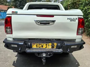Toyota Hilux Revo 2016 Nyeupe