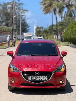 Mazda Demio 2017 Nyekundu