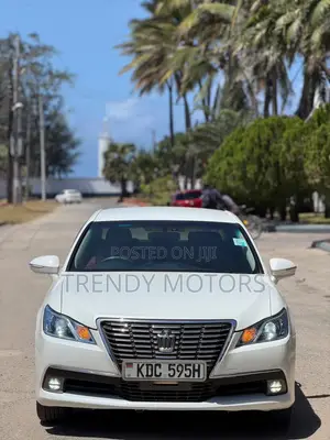 Toyota Crown Royal Saloon 2014 White