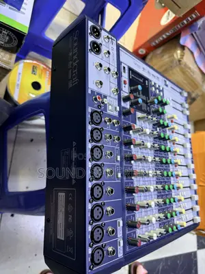 Soundcraft Signature 12 Channel Mixer