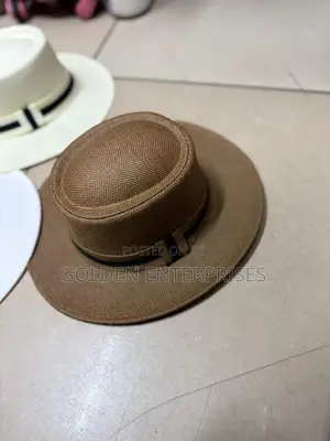 Kofia Maridadi ya Majani ya Majira ya Joto